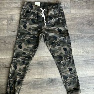 New Camo Twill Jogger Pants Size Medium